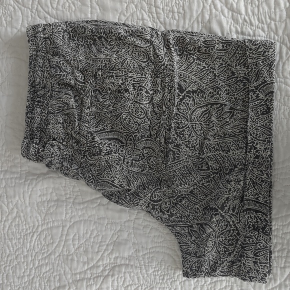 Shorts - Picture 4 of 4